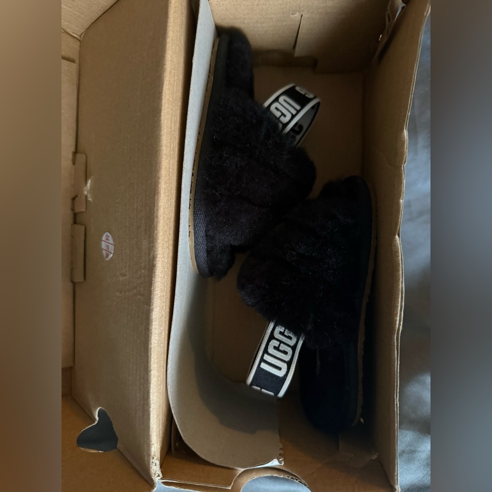 UGG Fluff Yea slides in black. Infant size 6